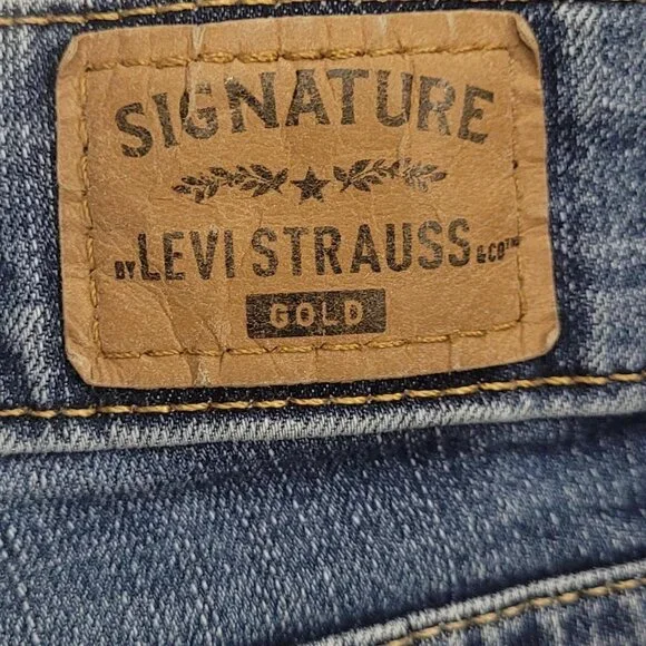 Levi's Signature Gold Rivet Flare Jeans | W28 L30 | Size 6S - Picture 2 of 7